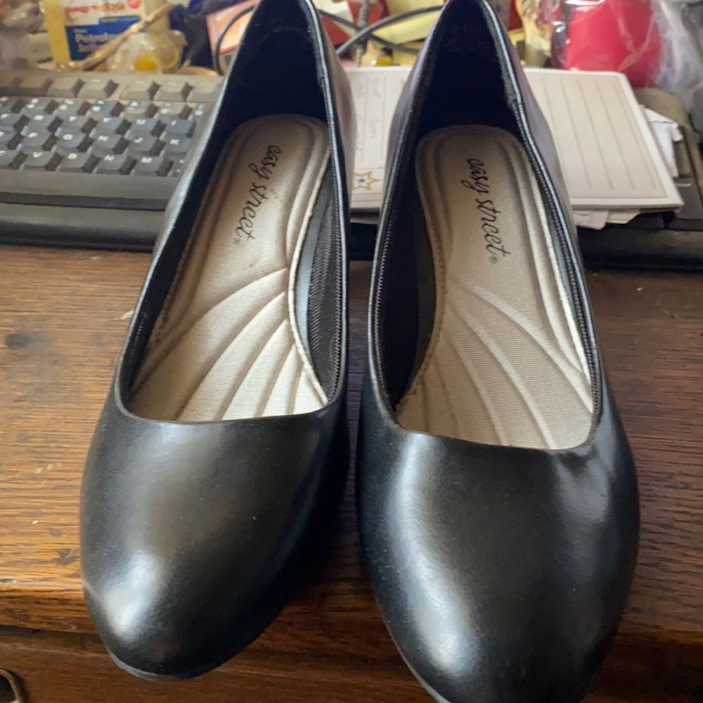 Easy street black heels sz. 8.5 medium